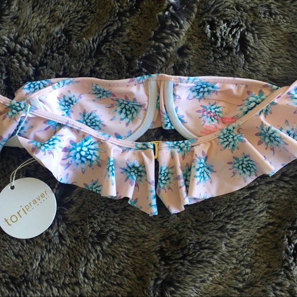 Tori Praver Off-The-Shoulder Underwire Bikini Top - Picture 2 of 6